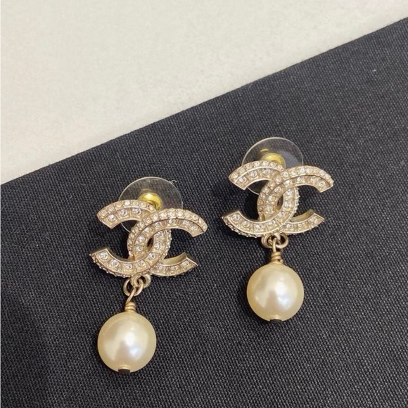 CHANEL Elegant Gold and Pearl Earrings